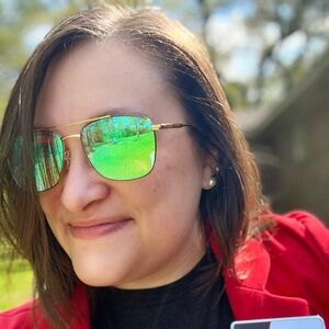 Meet your Posher, Stacie